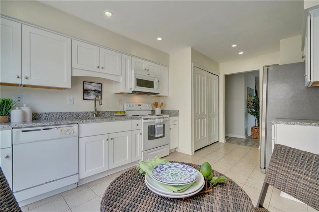 3769 Frazier LN