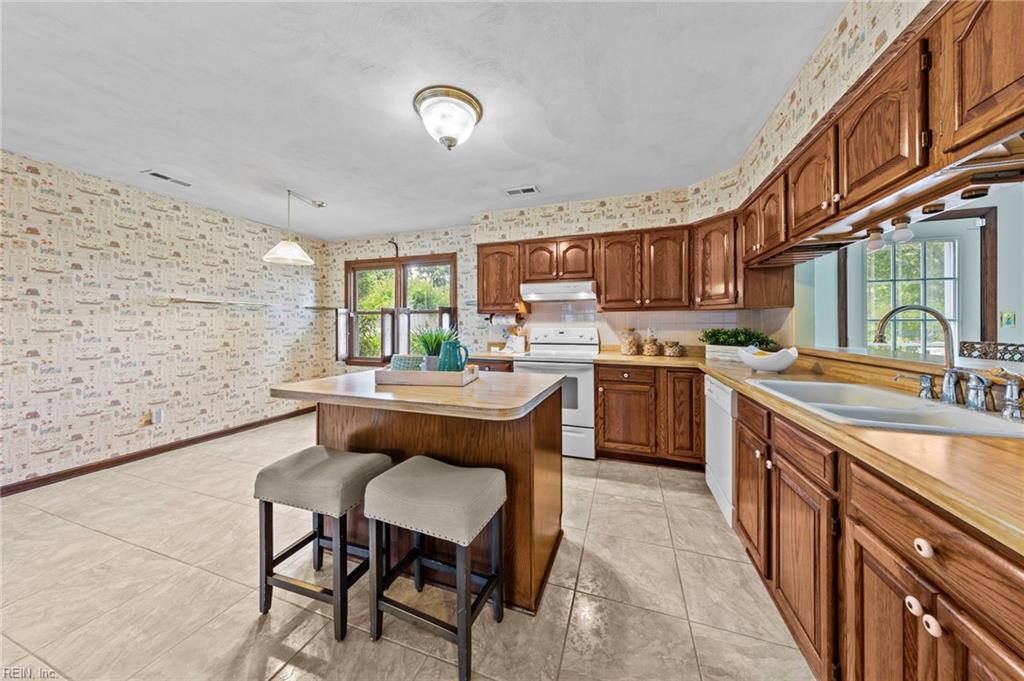 1061 Rolling Point CT