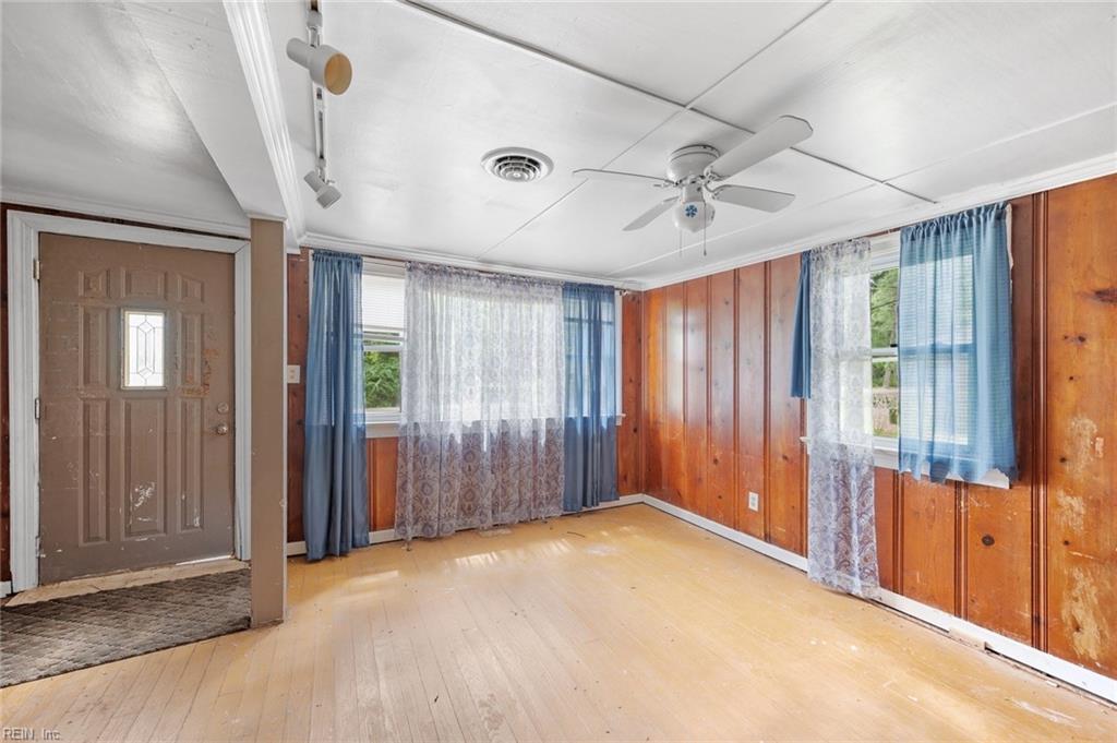 812 West RD