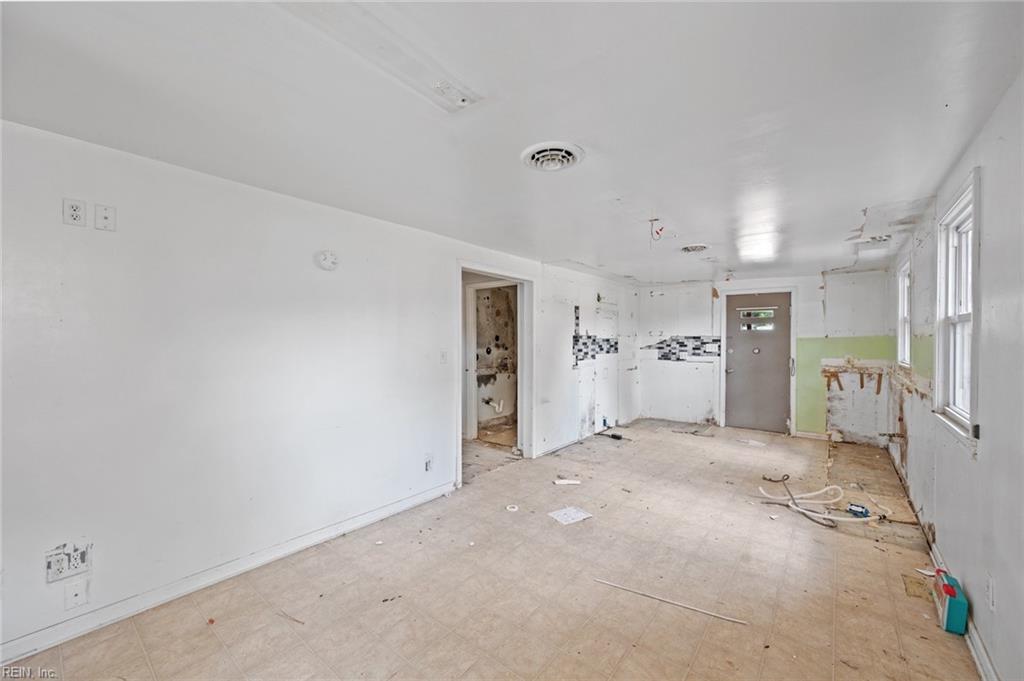 812 West RD