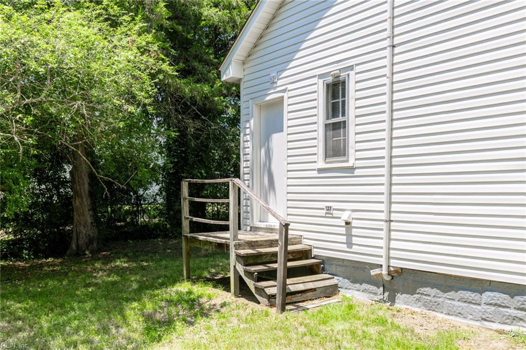 659 W Main ST