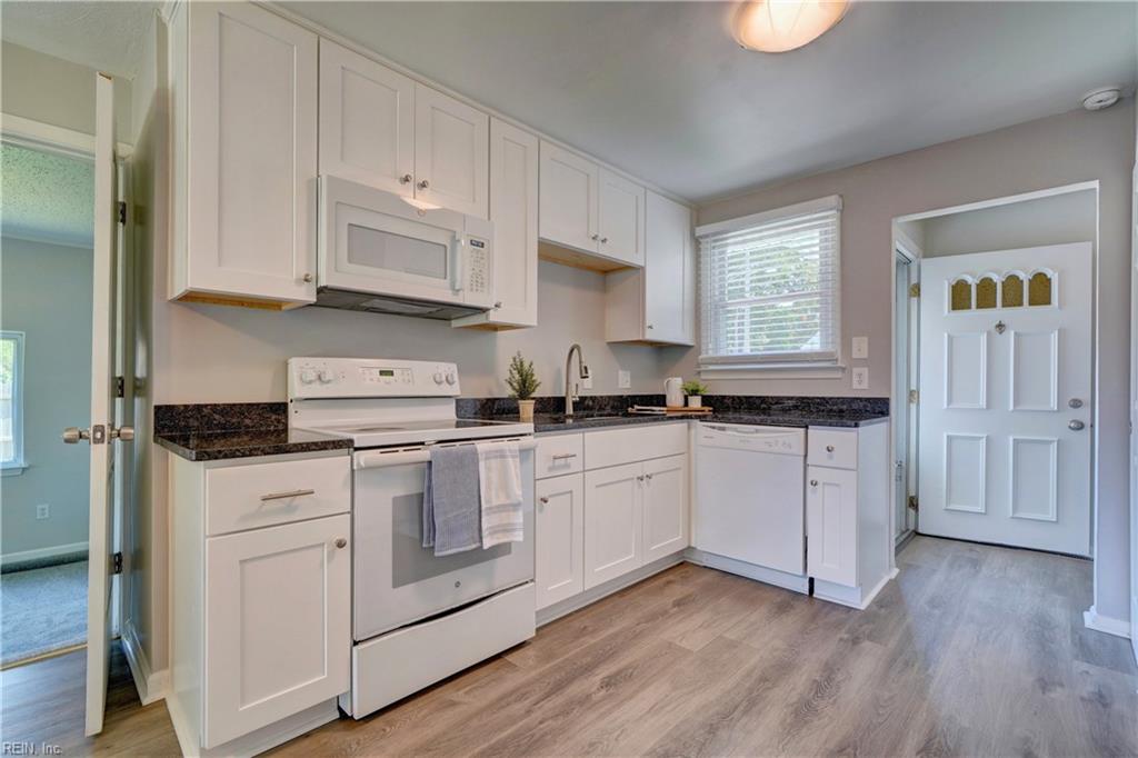 329 Garrison PL