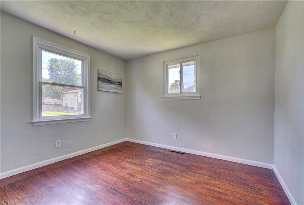 329 Garrison PL