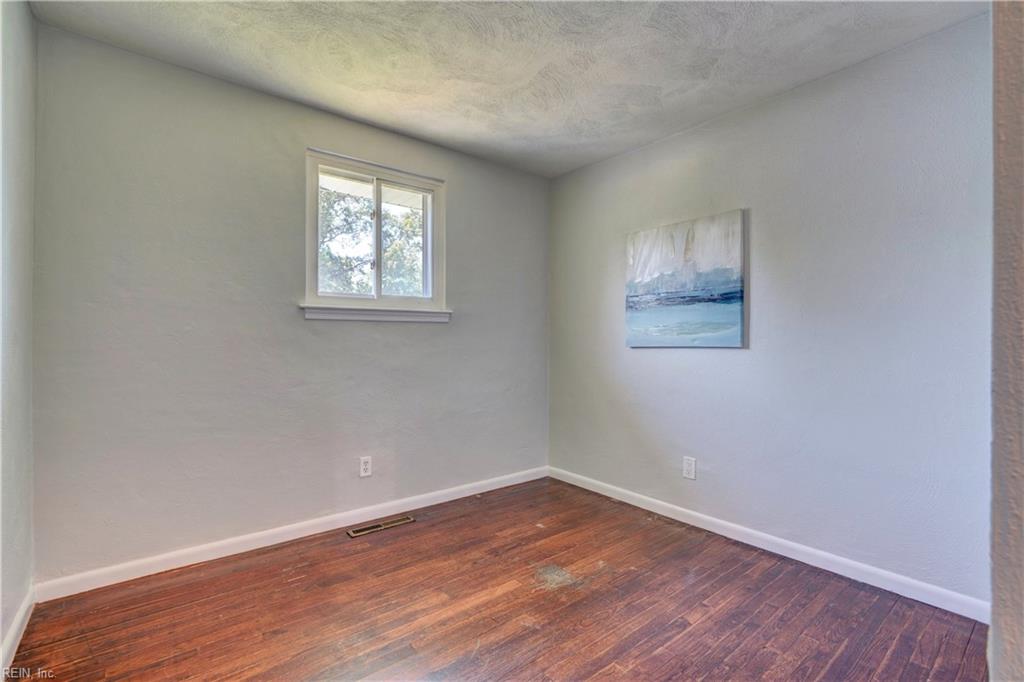 329 Garrison PL