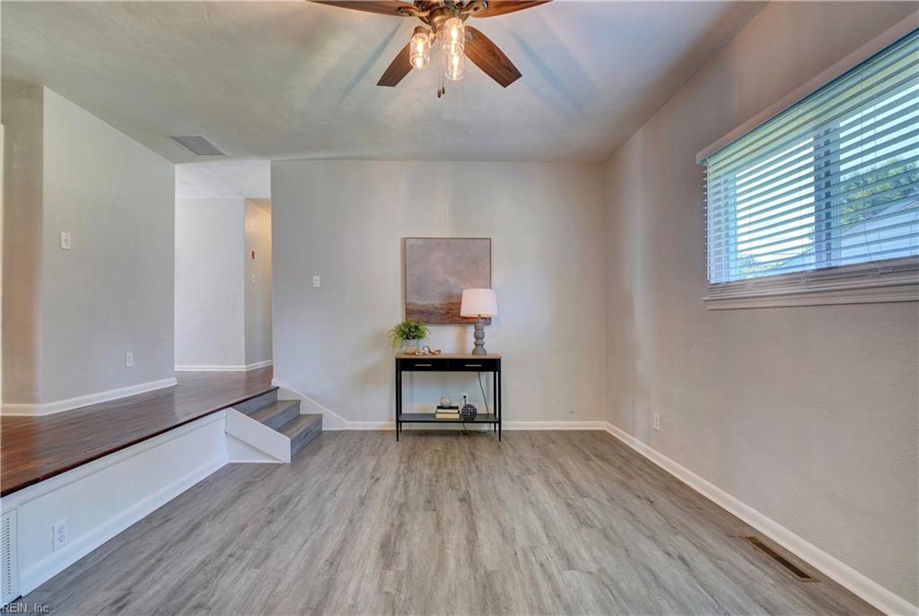 329 Garrison PL