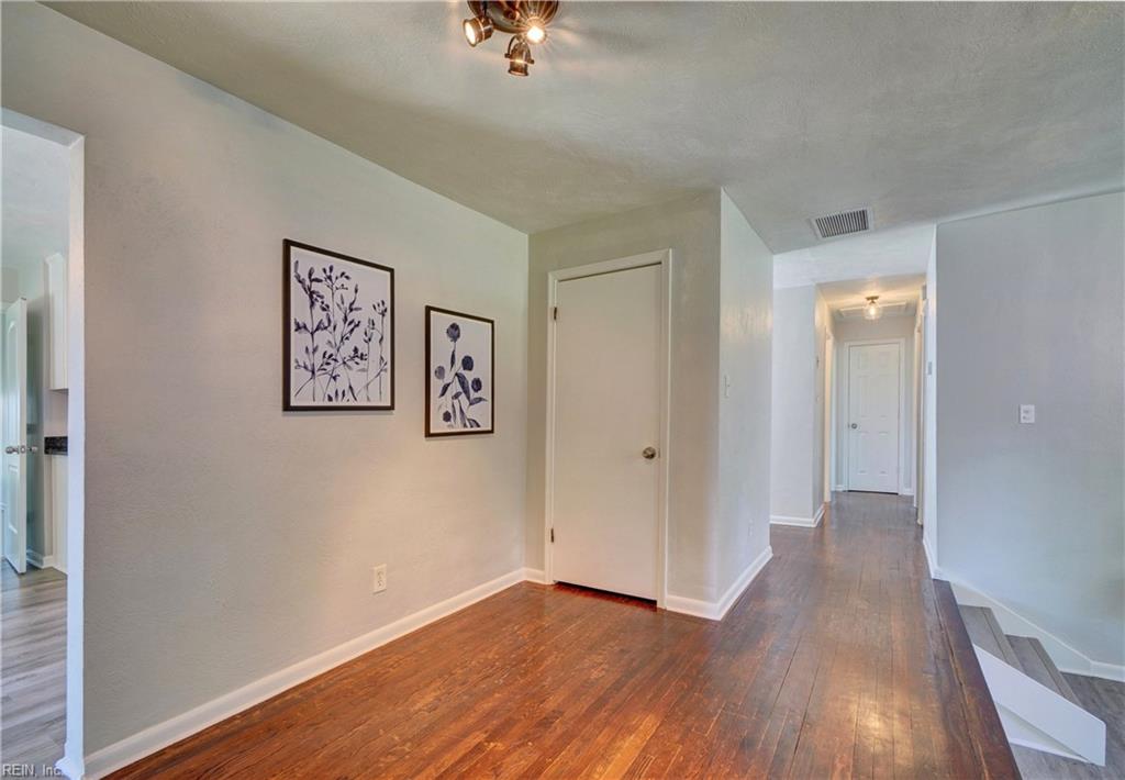 329 Garrison PL