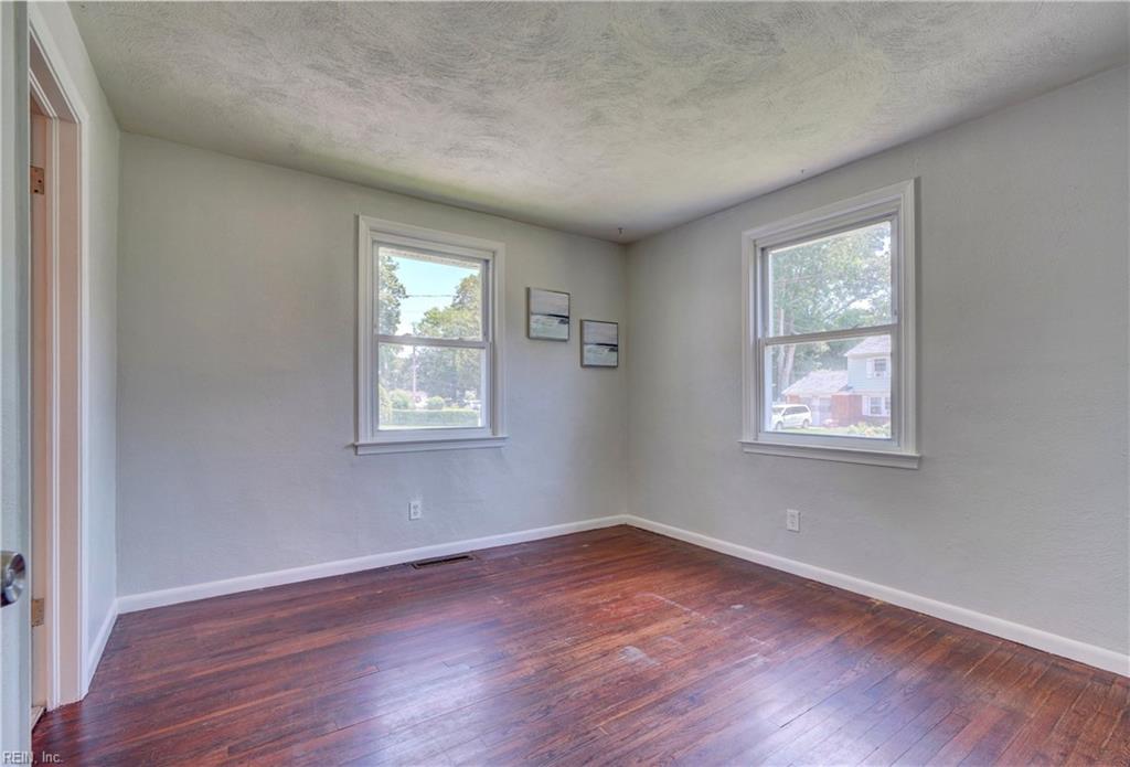 329 Garrison PL