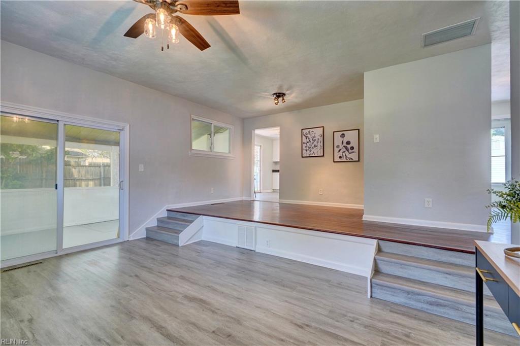 329 Garrison PL