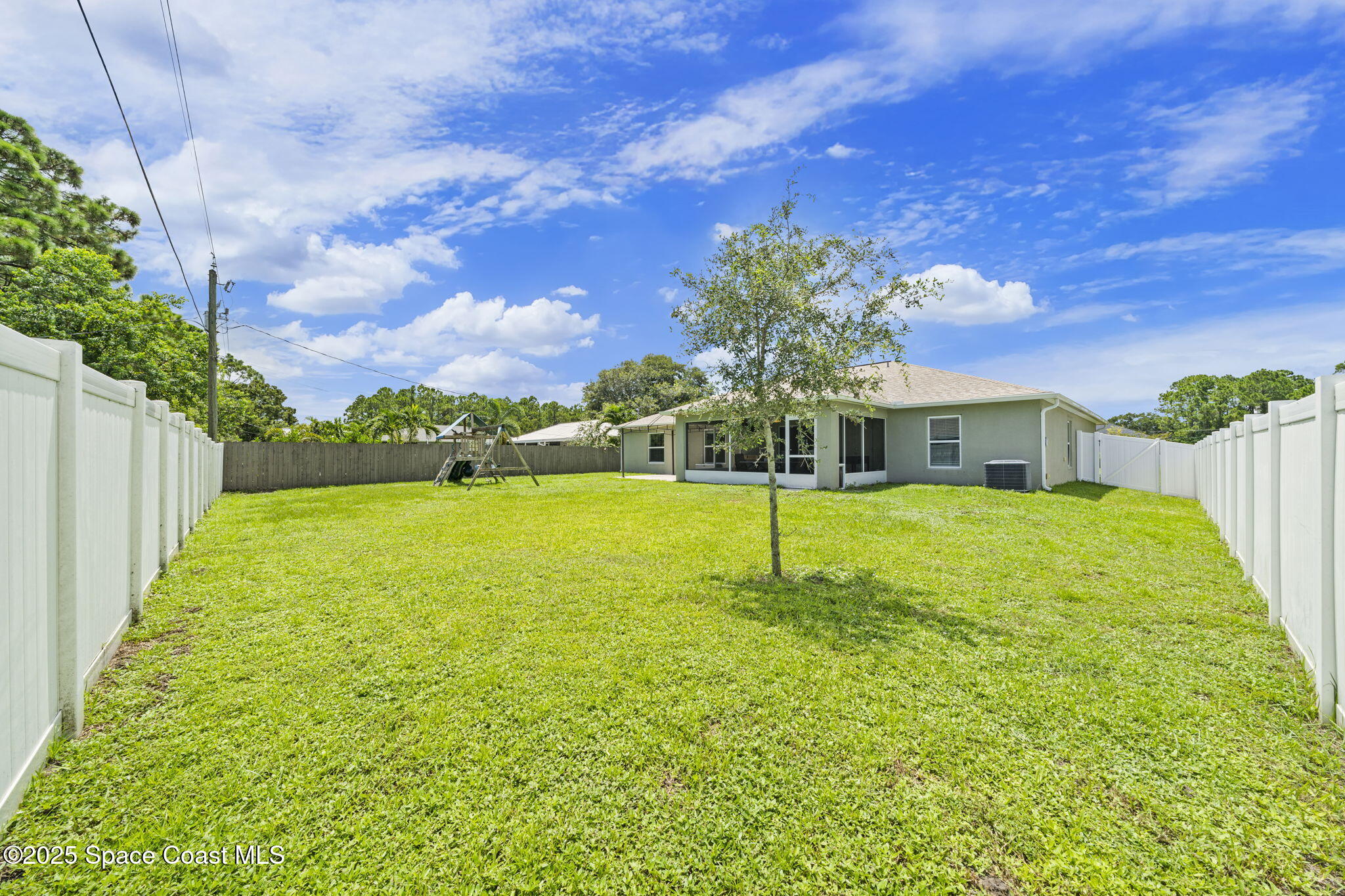 971 Aurelia Avenue SE