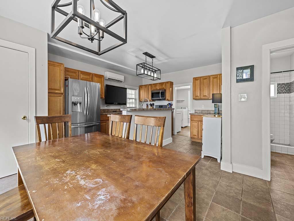 131 Jamestown AVE
