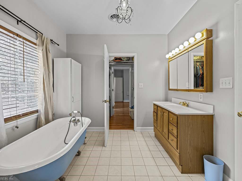 131 Jamestown AVE