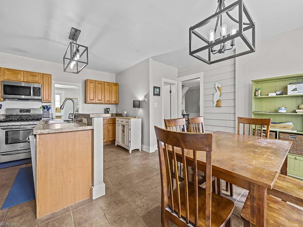 131 Jamestown AVE