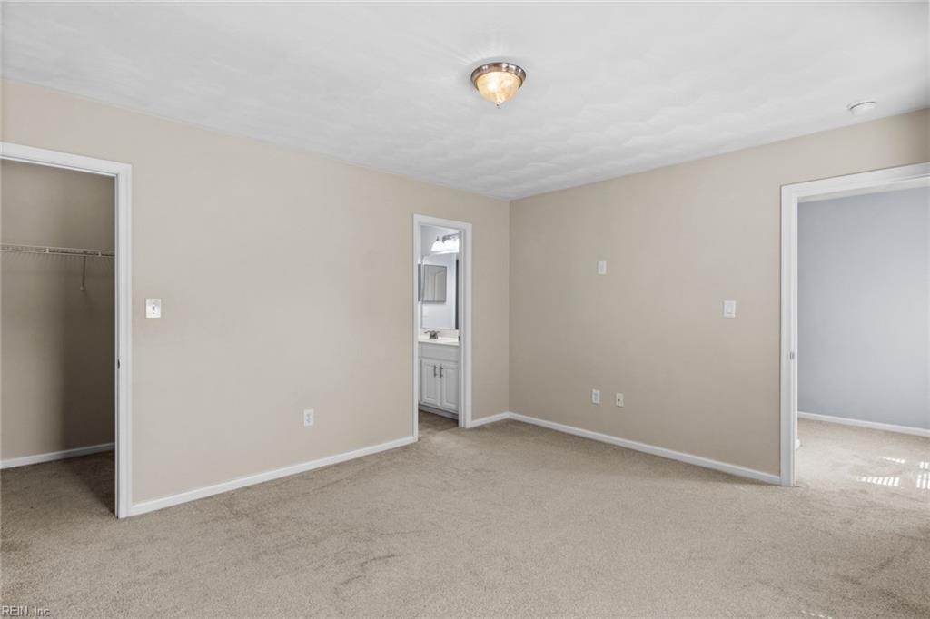 6004 Torrey Pines LN