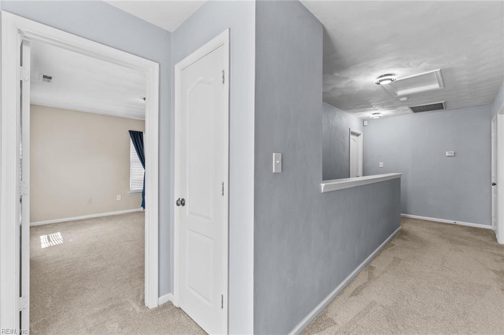 6004 Torrey Pines LN