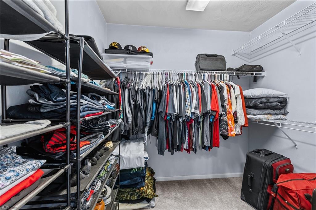 6004 Torrey Pines LN