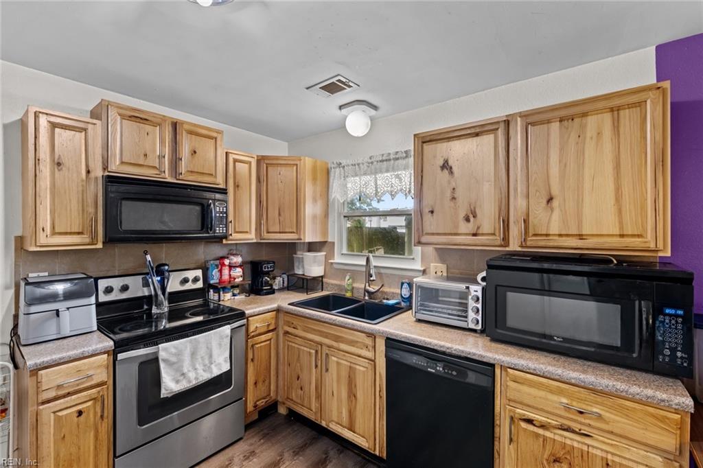 3817 Fruitwood CT
