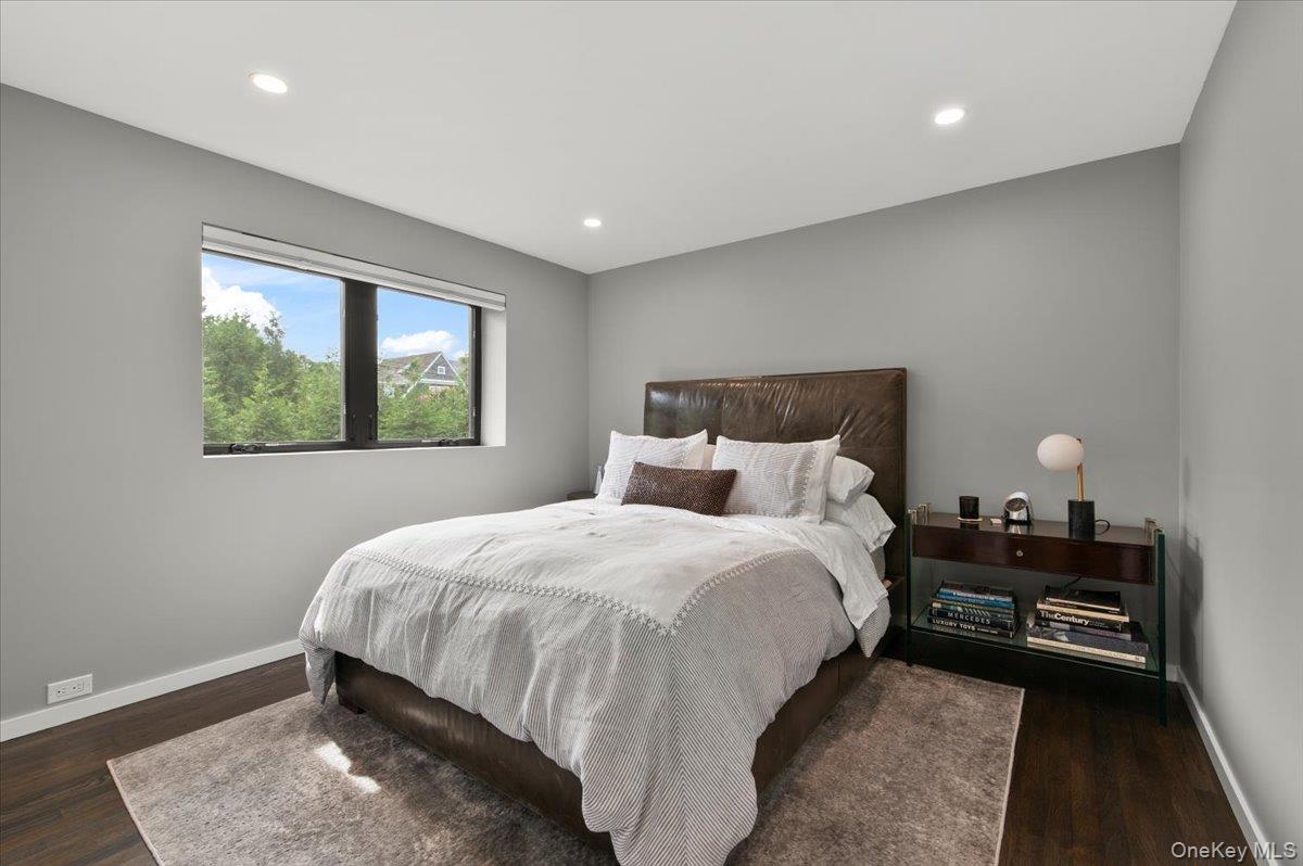 40 Knollwood Drive