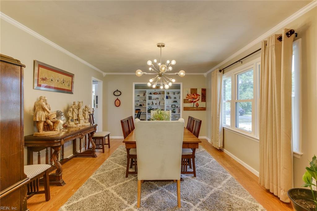 2216 W Admiral DR