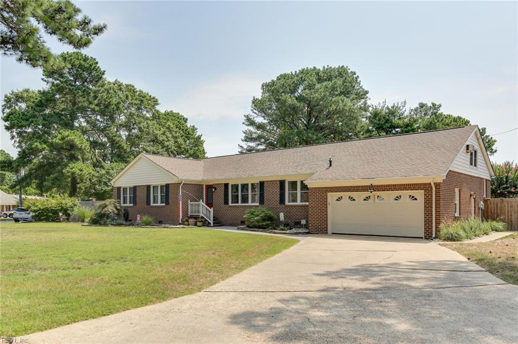 2216 W Admiral DR