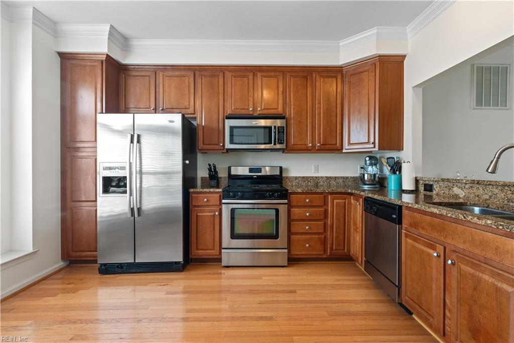 4757 Beach Bay CT