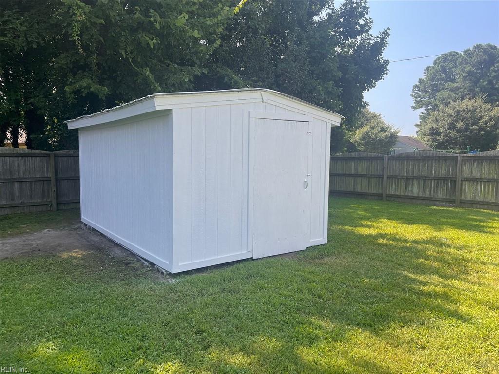 585 Prospect LN