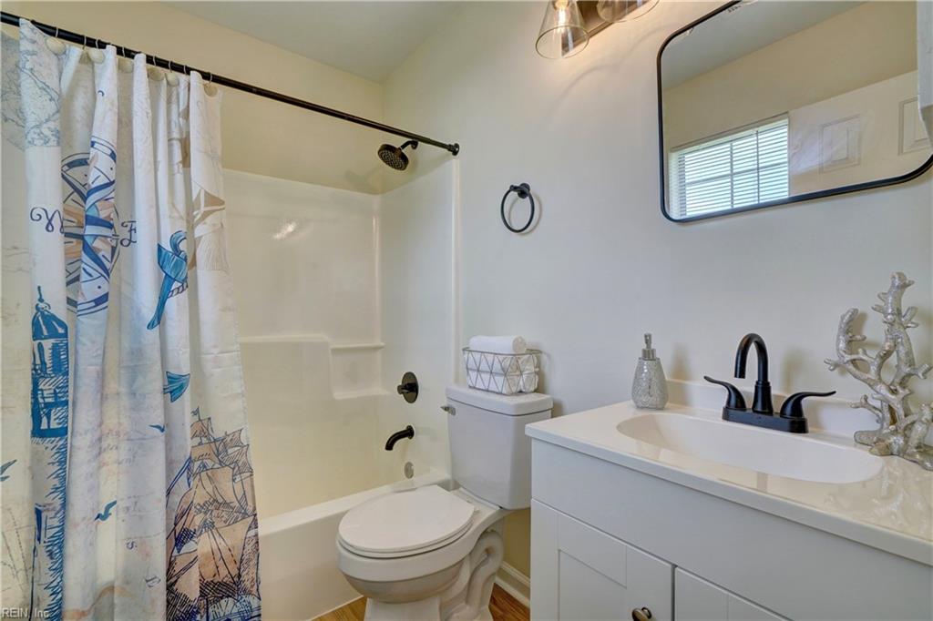 585 Prospect LN