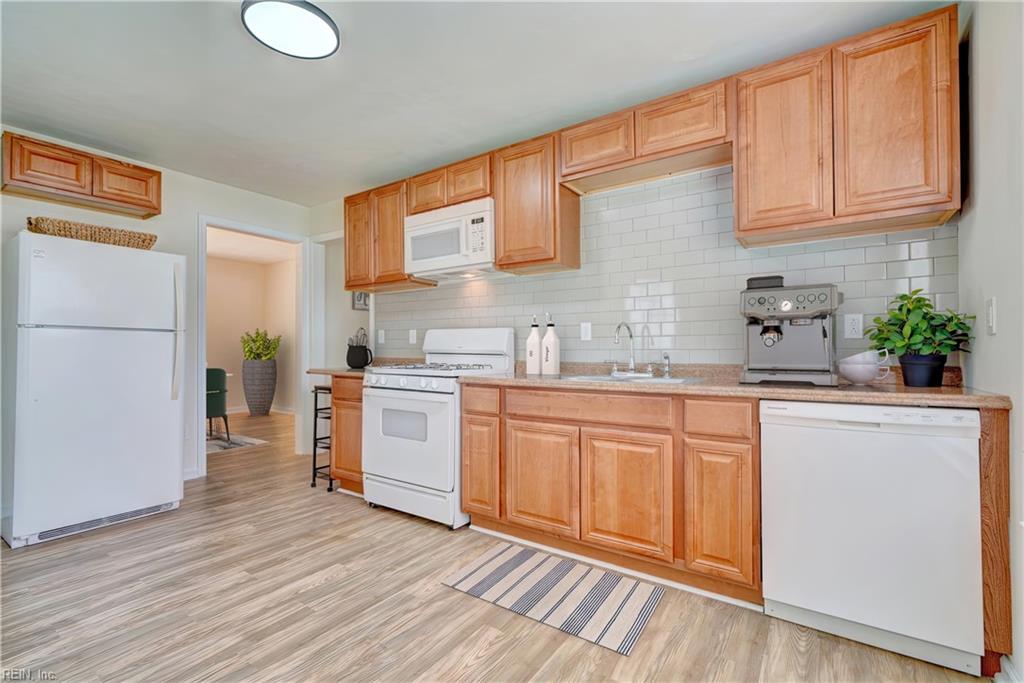 585 Prospect LN