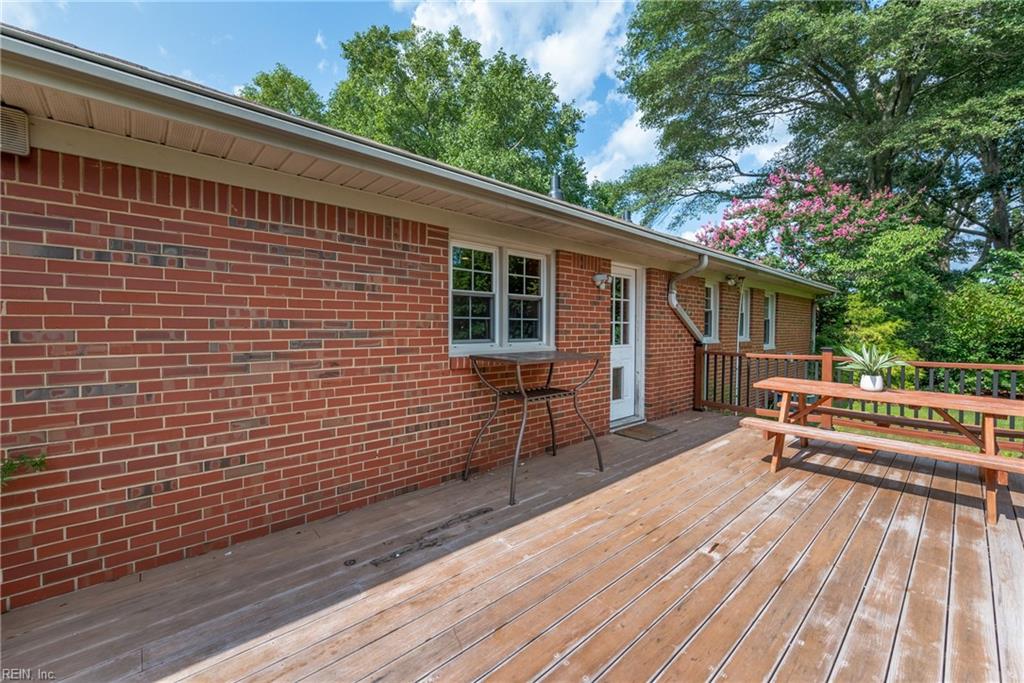1032 Pickwick RD
