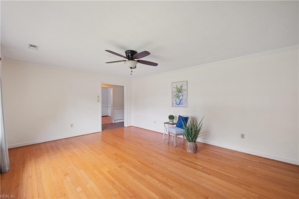 1032 Pickwick RD