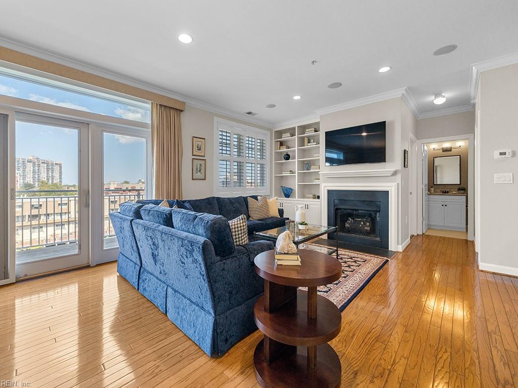 305 Brooke AVE 407