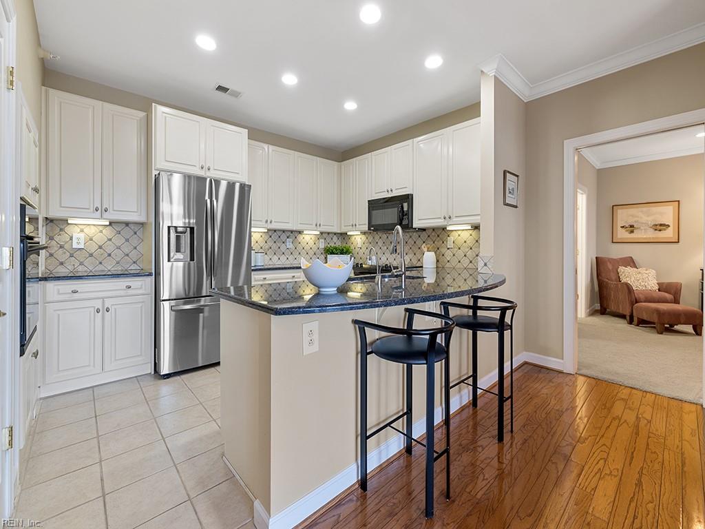 305 Brooke AVE 407