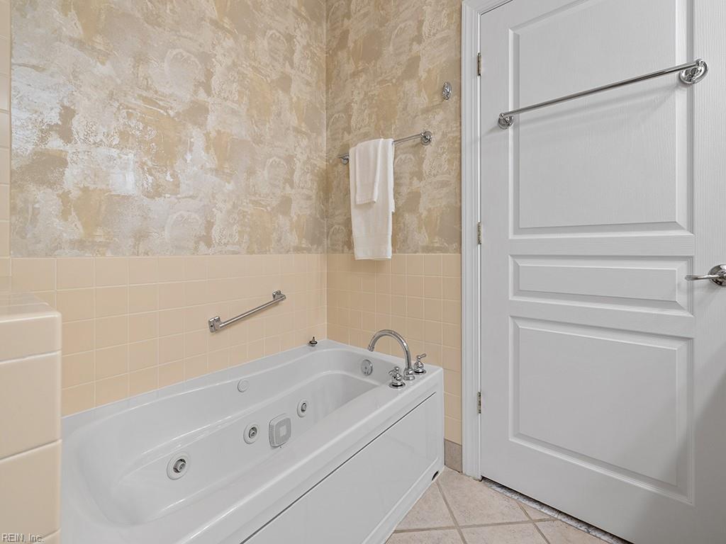 305 Brooke AVE 407