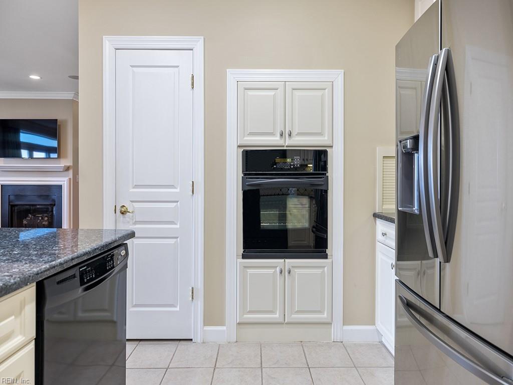 305 Brooke AVE 407