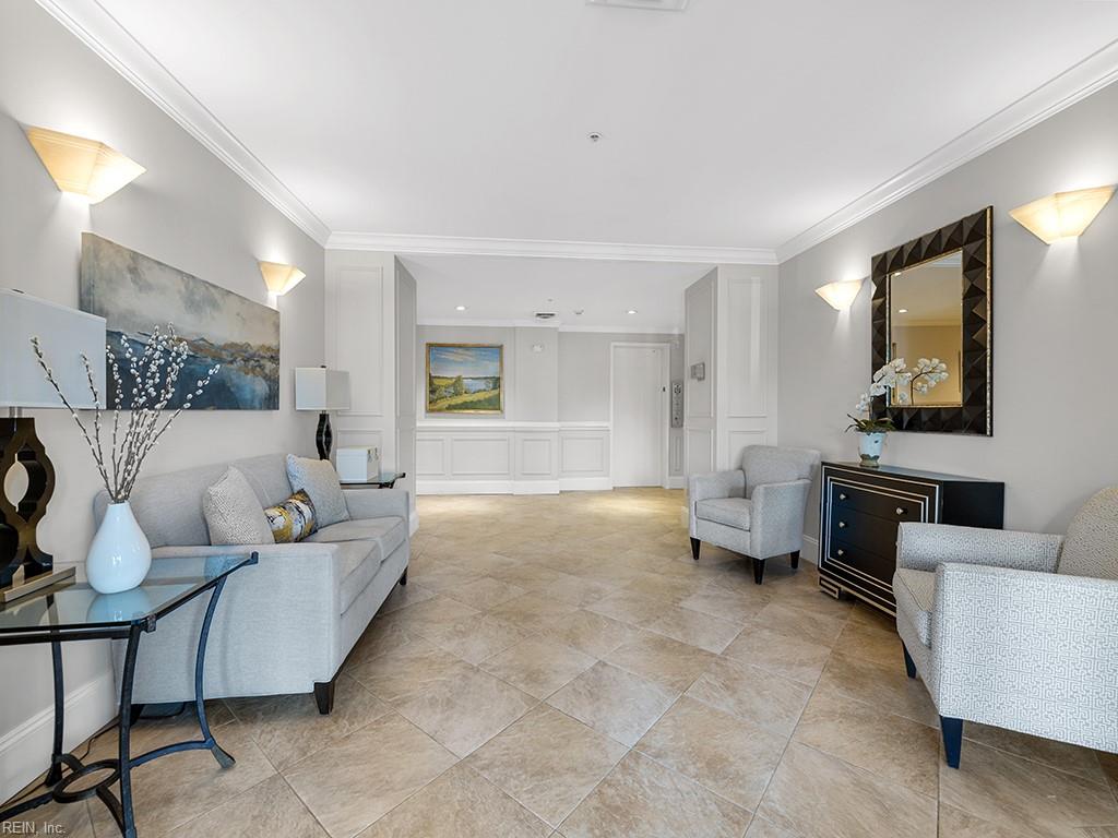305 Brooke AVE 407