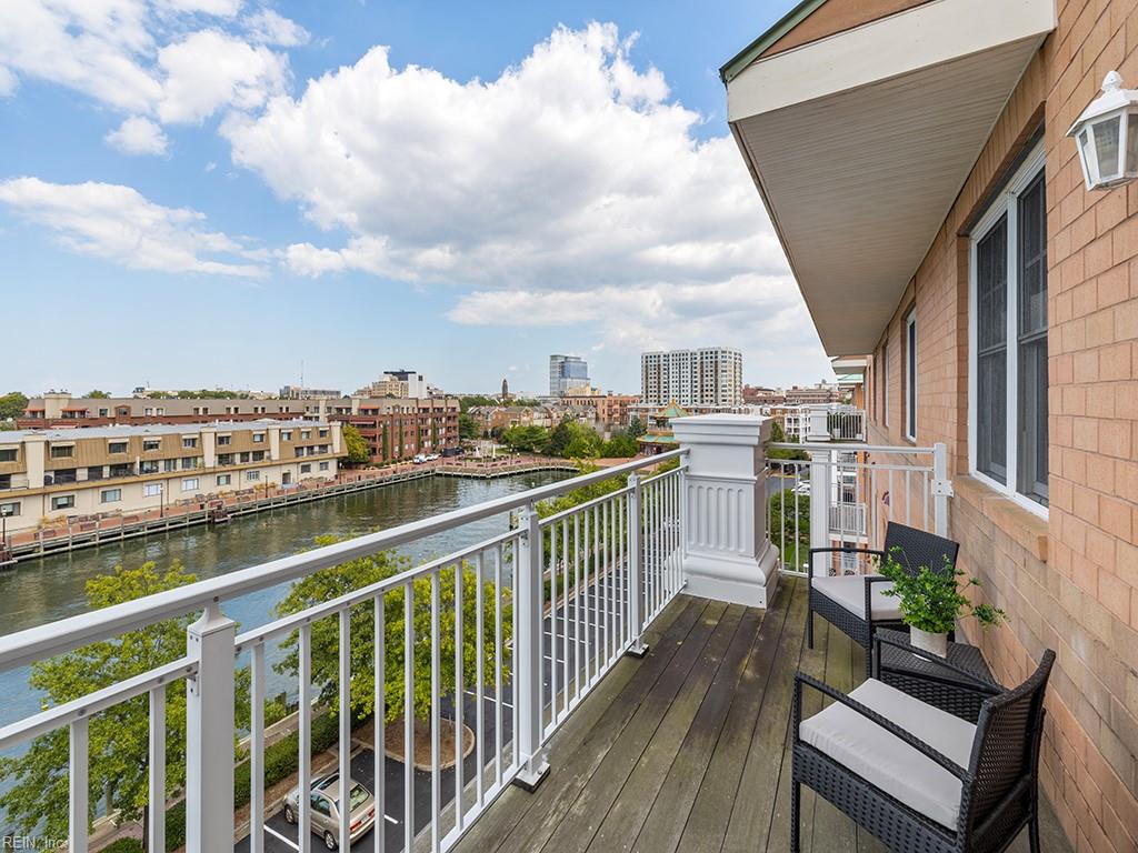 305 Brooke AVE 407