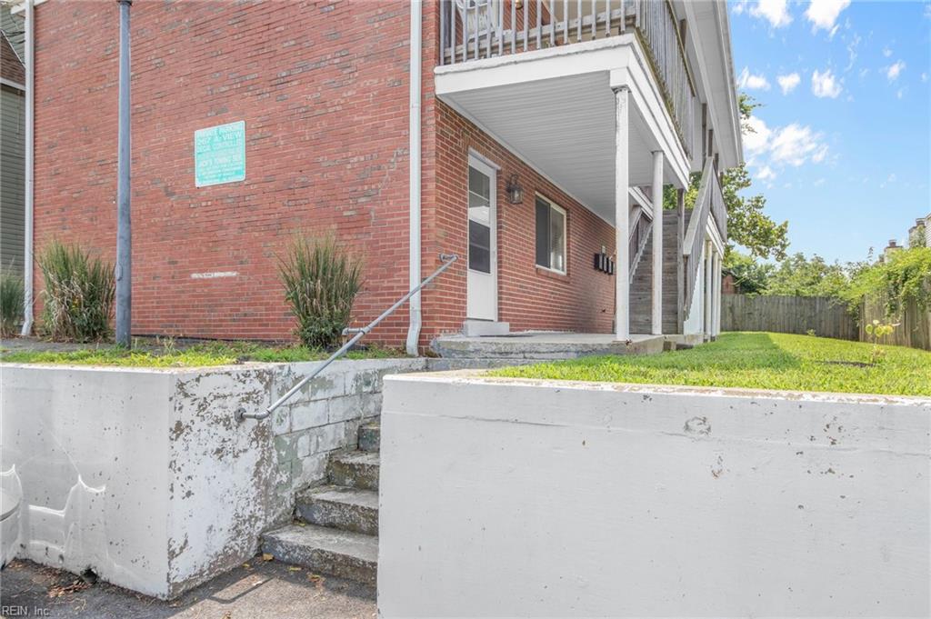 267 A View AVE 1