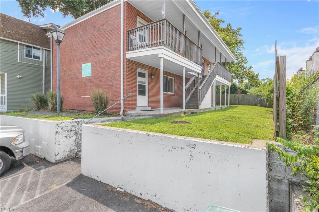 267 A View AVE 1