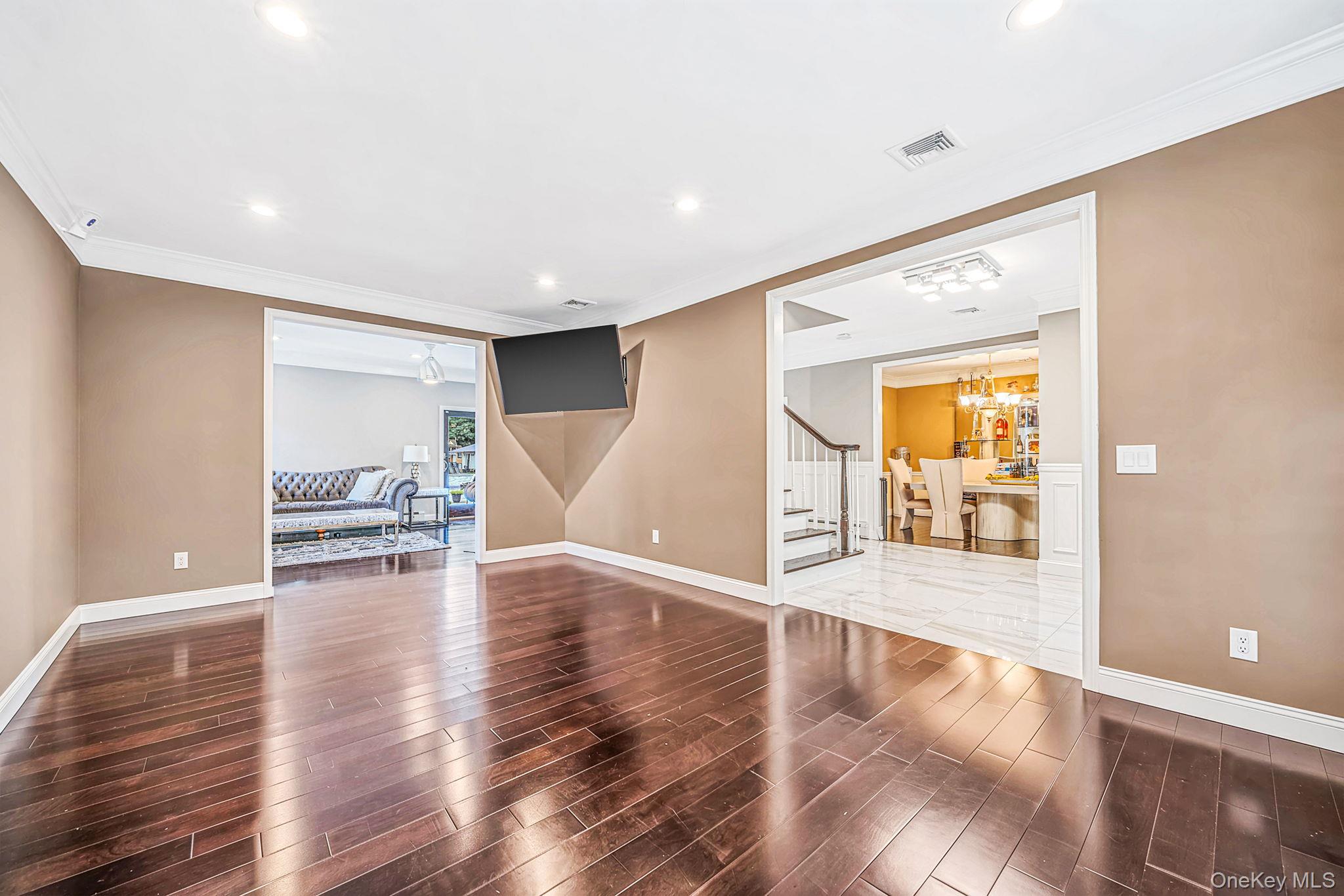 4 Crystal Brook Court