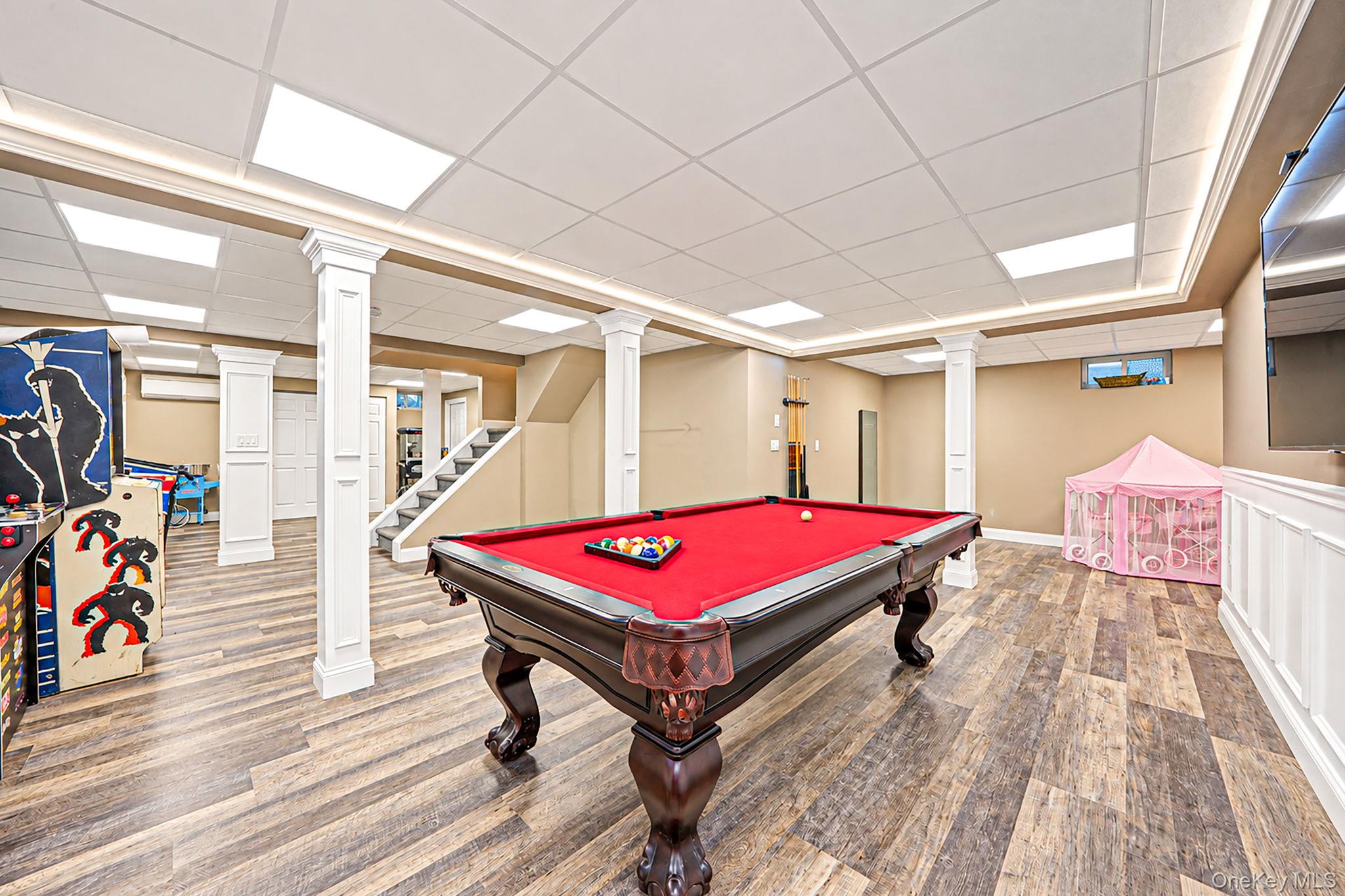 4 Crystal Brook Court