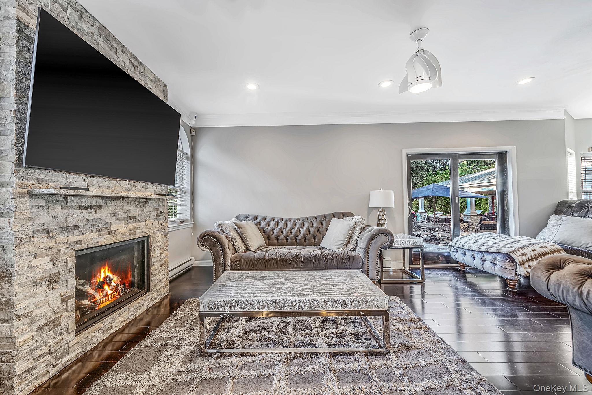 4 Crystal Brook Court