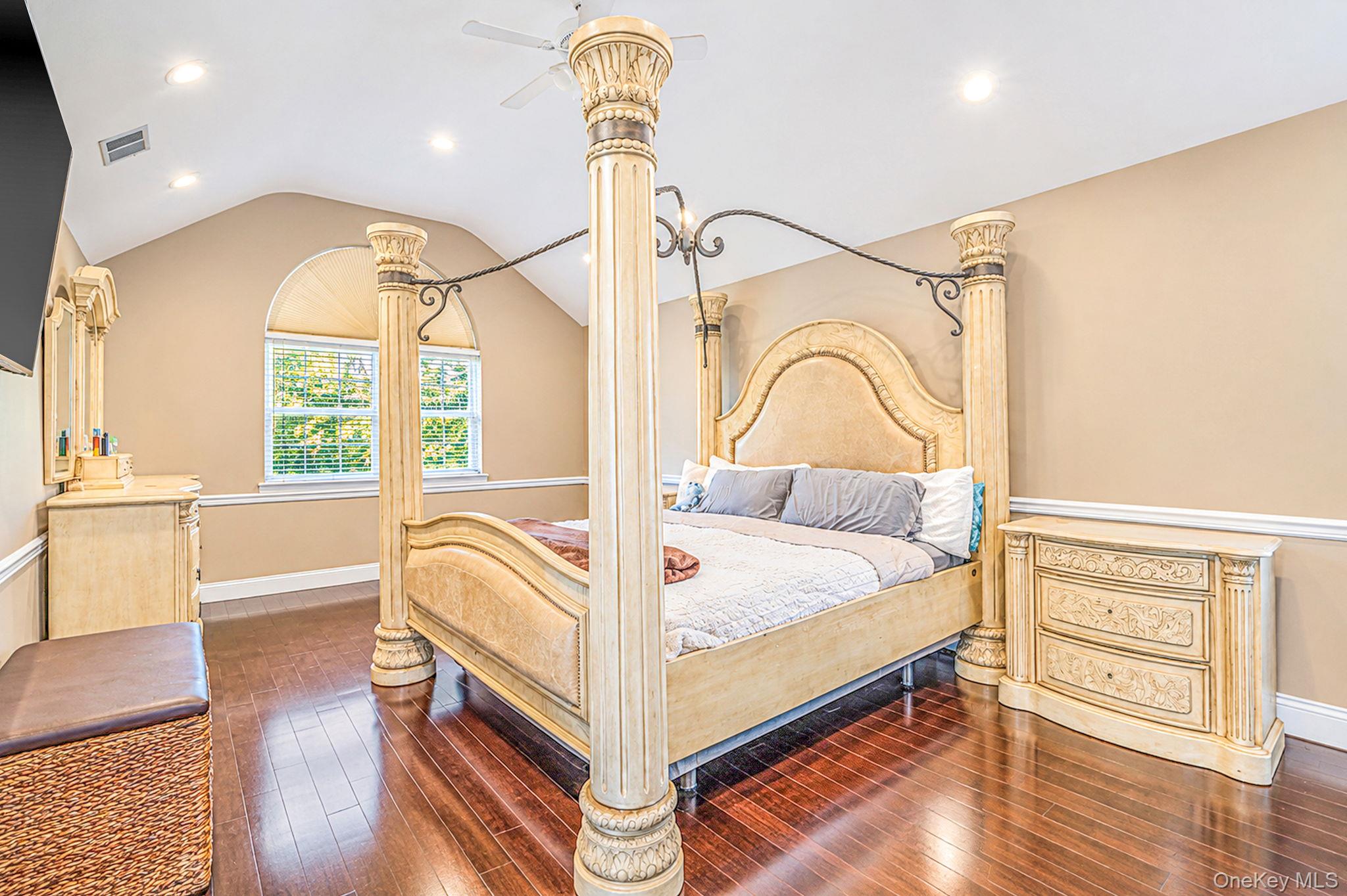 4 Crystal Brook Court