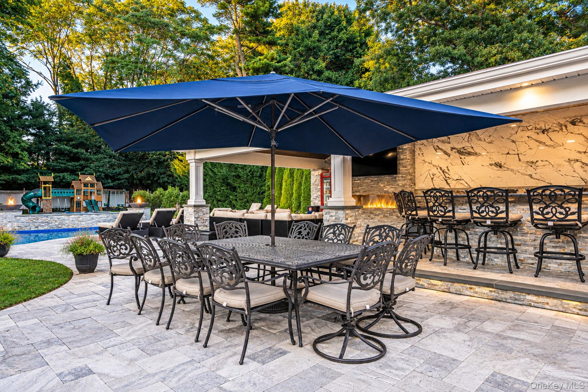 4 Crystal Brook Court