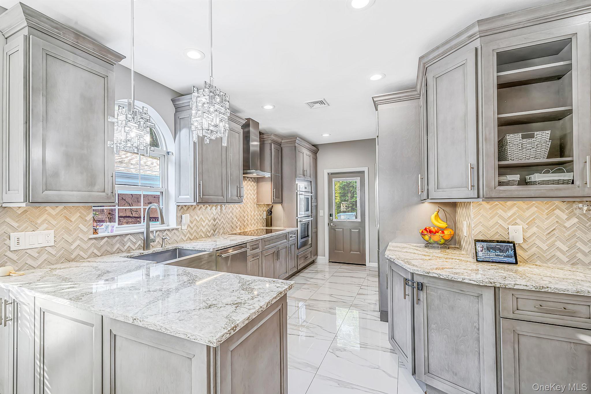 4 Crystal Brook Court