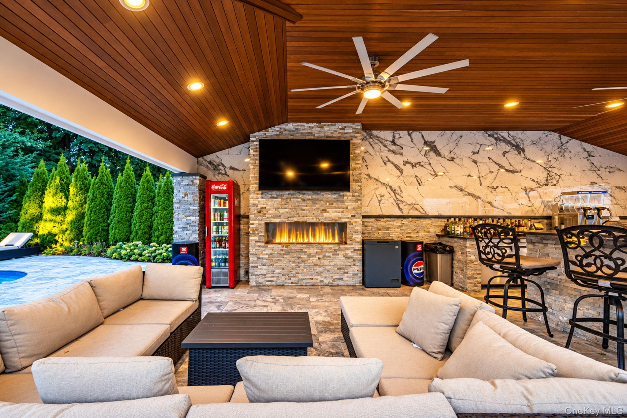 4 Crystal Brook Court