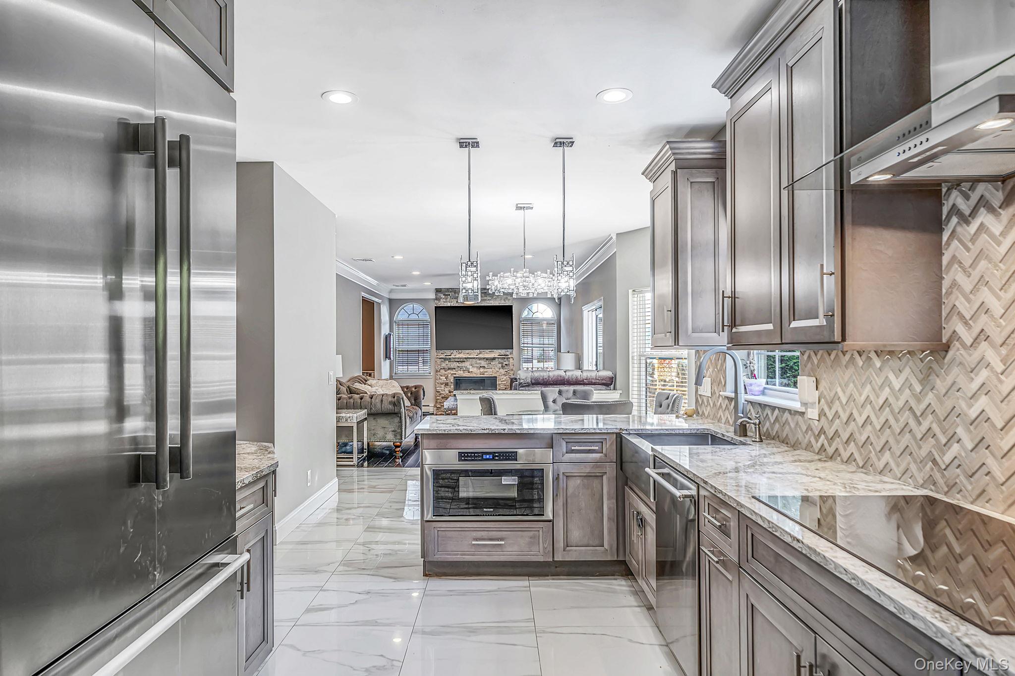 4 Crystal Brook Court