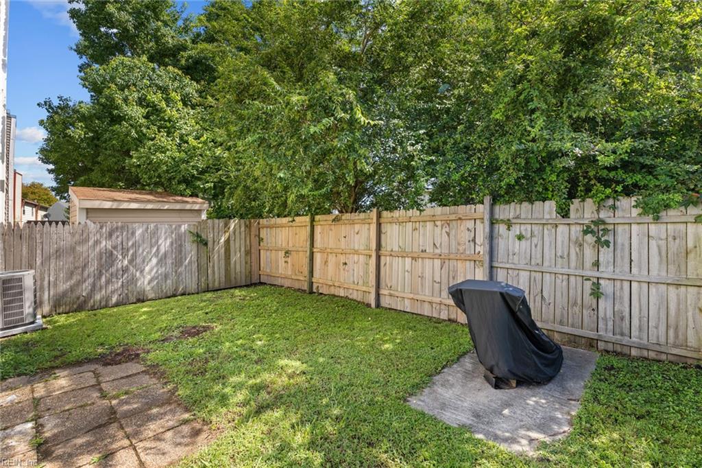 894 Riverbend RD