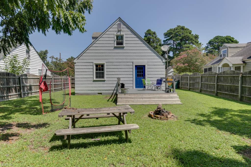 7533 Yorktown DR