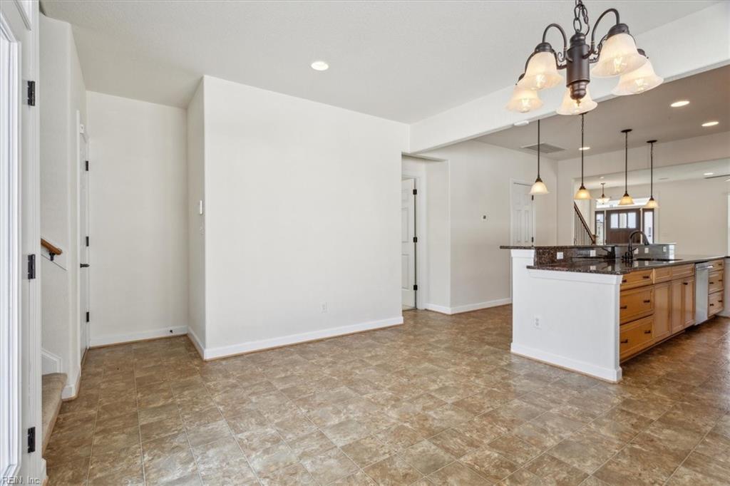 2221 Olmstead LN