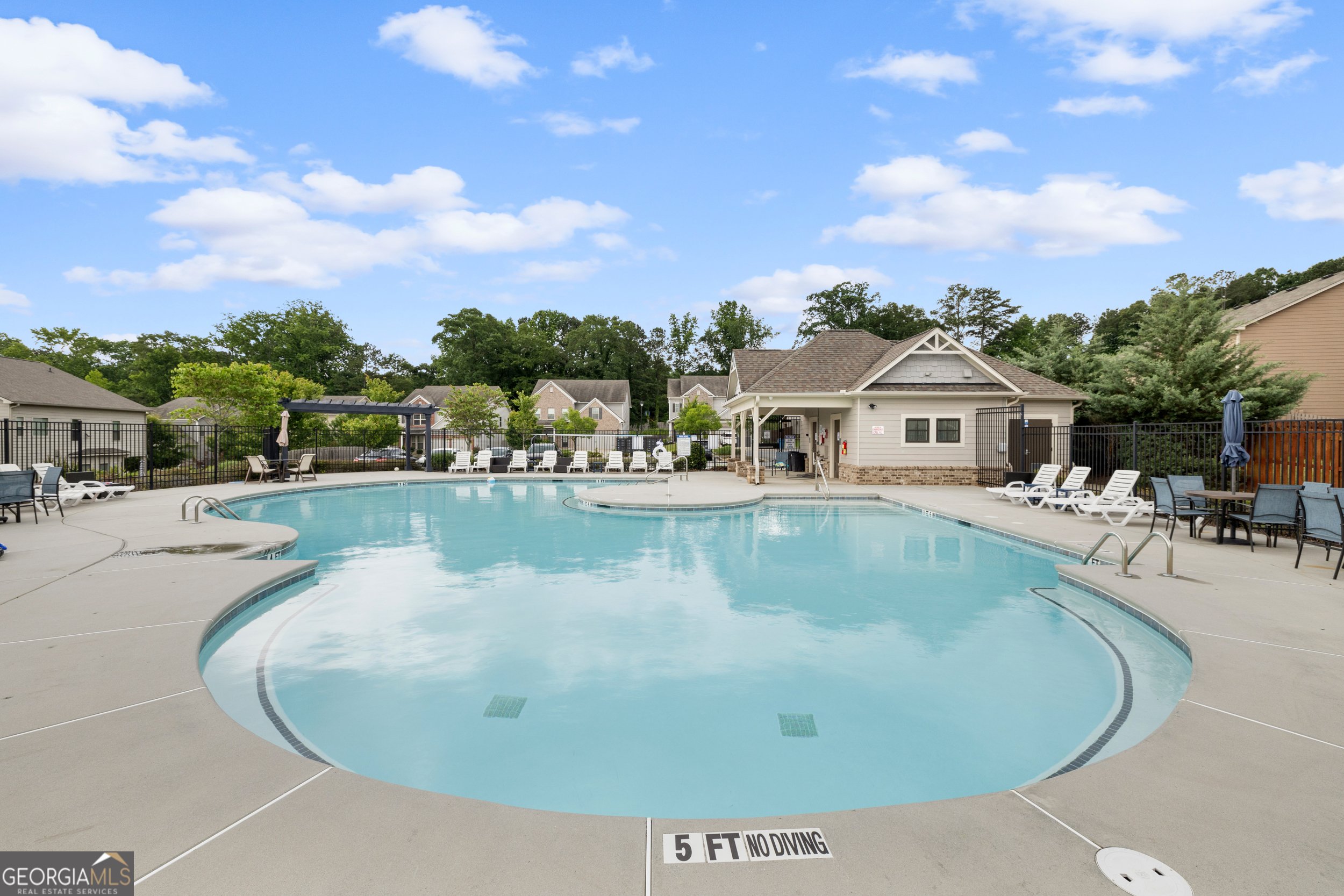 1998 Lakeview Bend Way