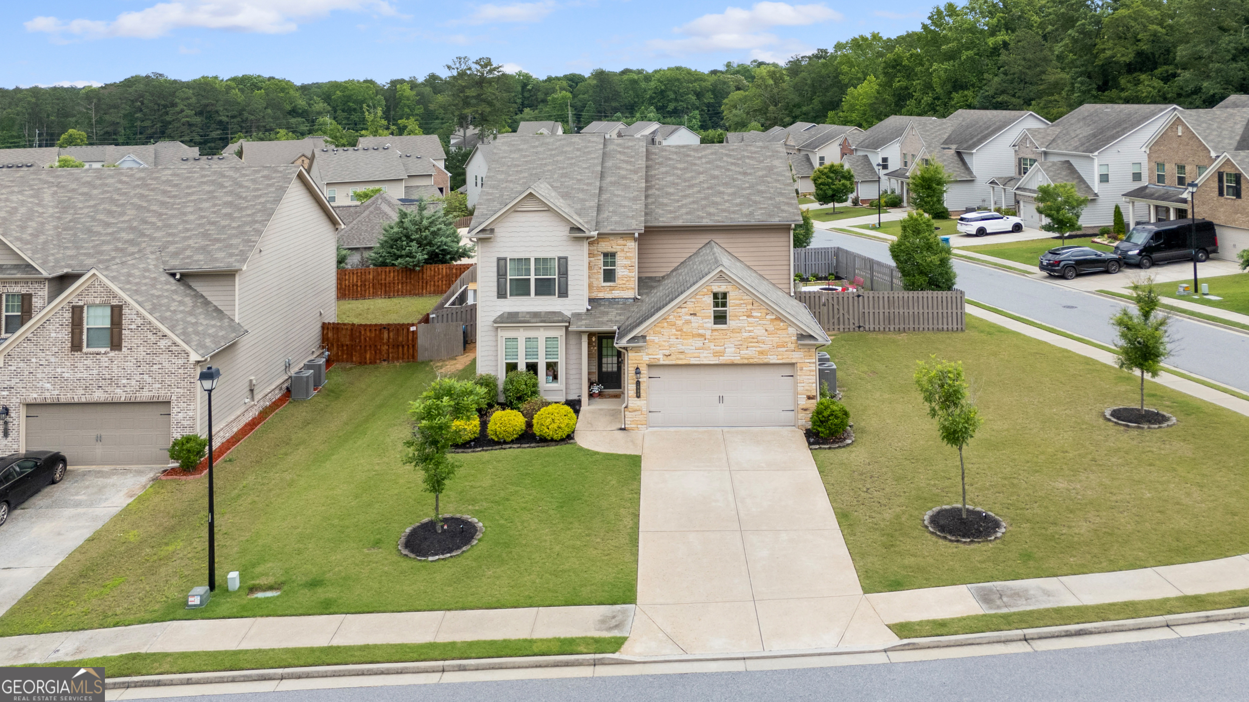 1998 Lakeview Bend Way